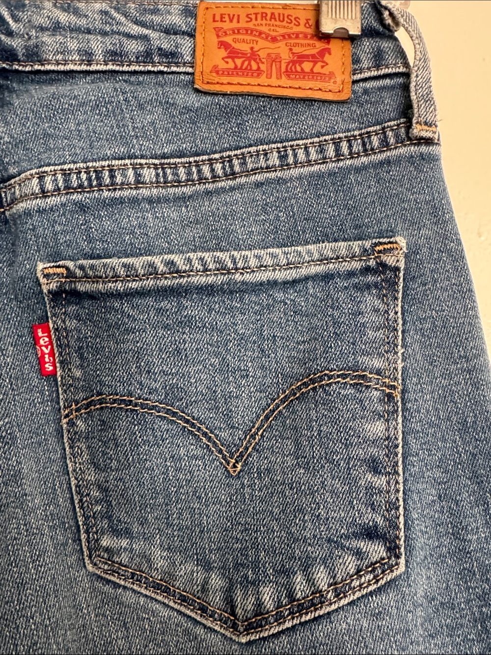 Levi’s Distressed High-Rise Skinny Women's Jeans - Blue